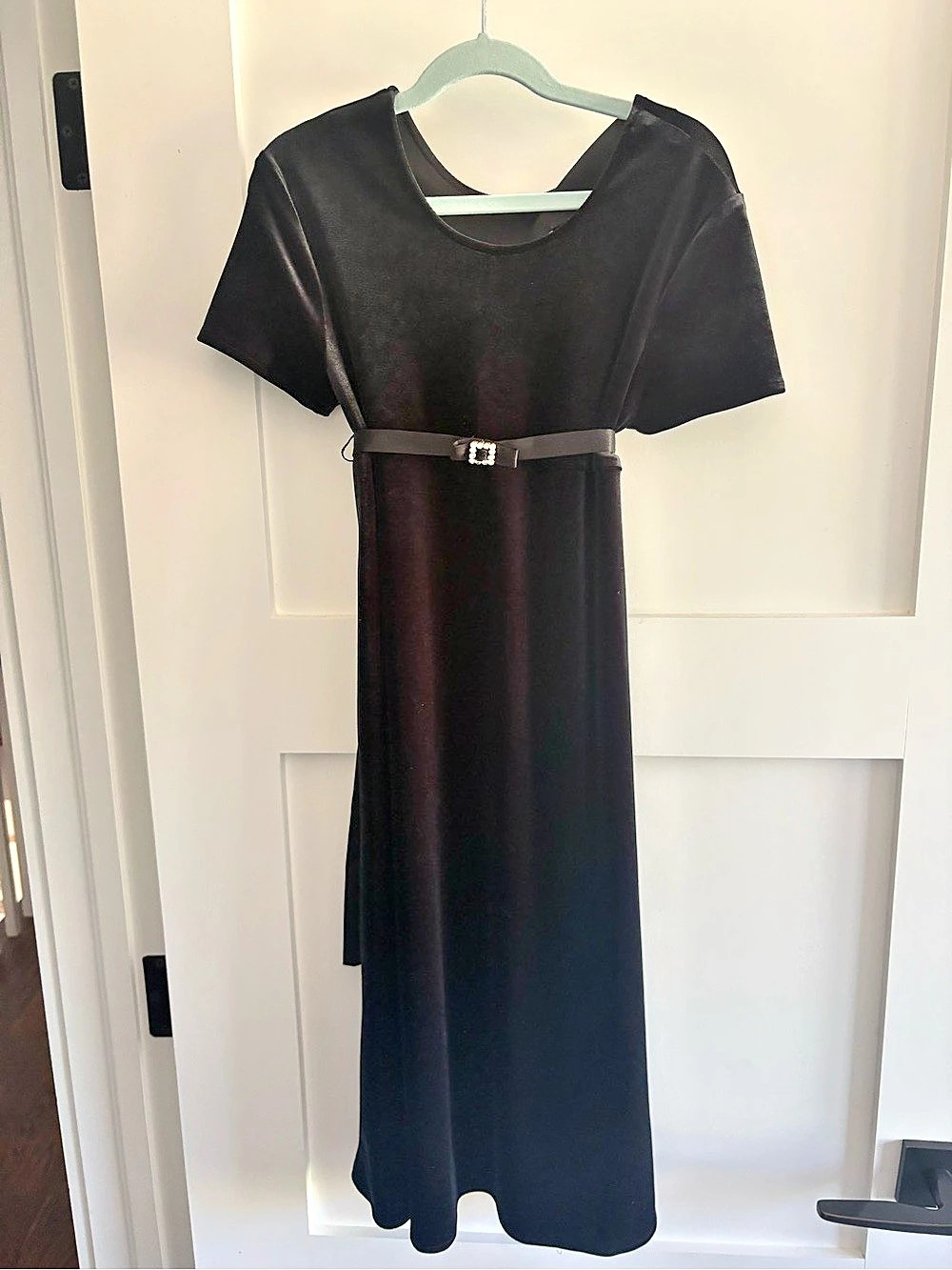 Black velvet Belted Dress Like New